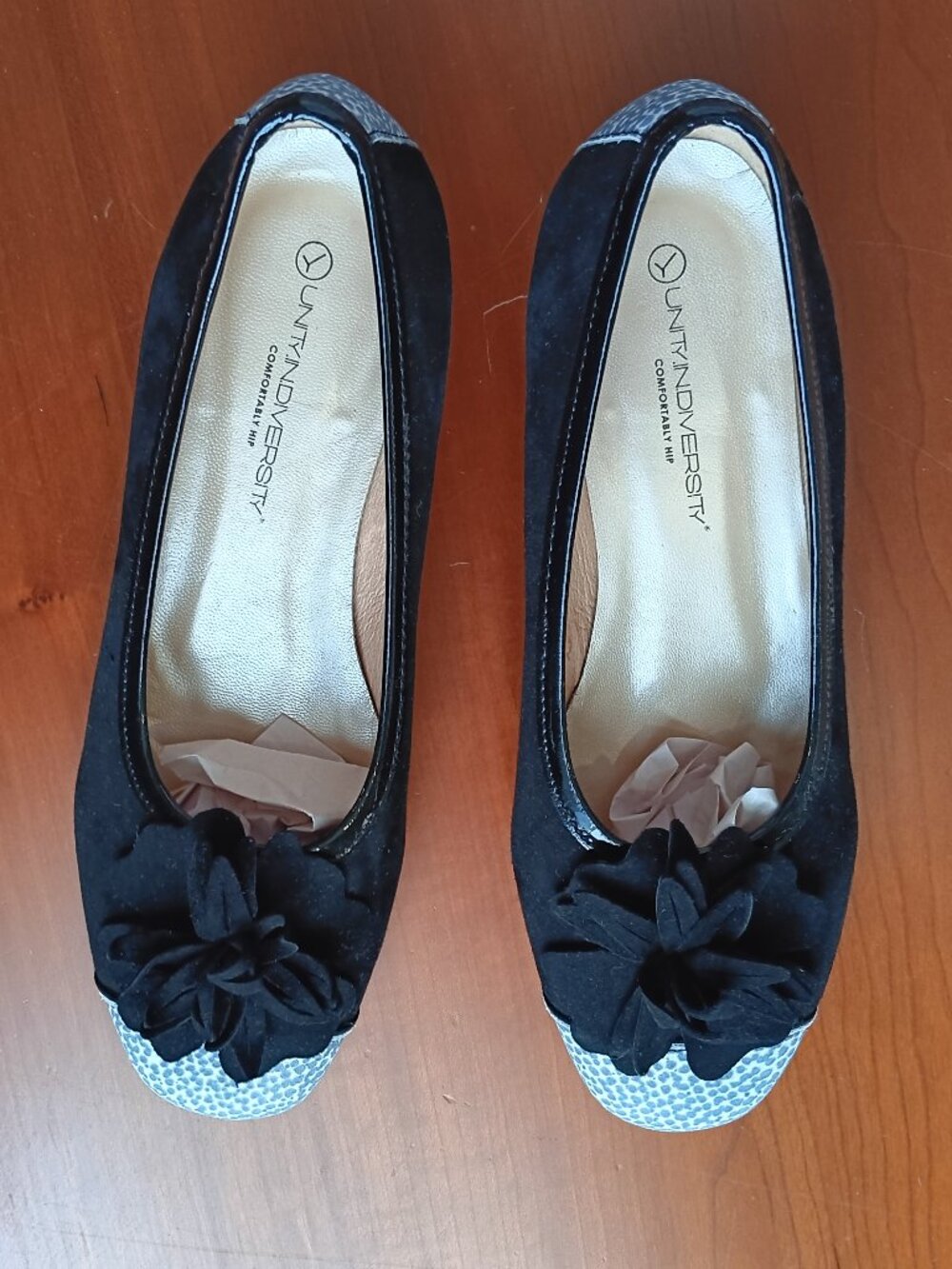 NWT Black Suede Ballet Flat with Animal Spots Size 39